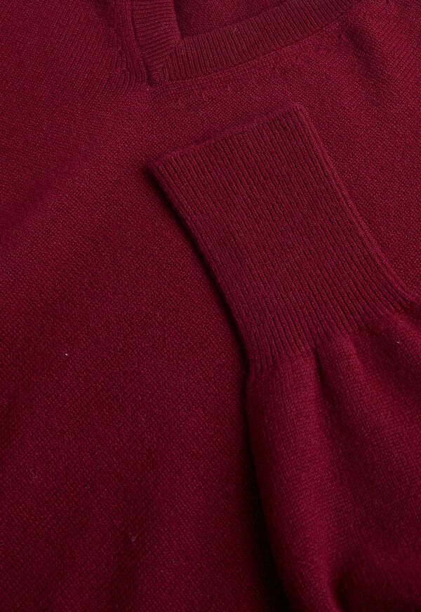 Burgundy Paul Stuart Classic Cashmere Double Ply V-Neck | UK_PAUL42905